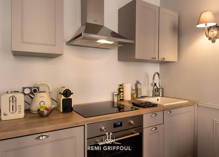 Dolphin View - 1st Floor - Charming Comfortable Flat On The Port *