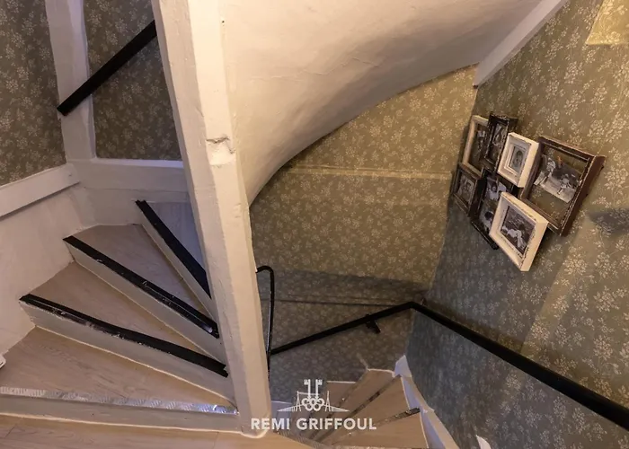 Dolphin View - 1st Floor - Charming Comfortable Flat On The Port *